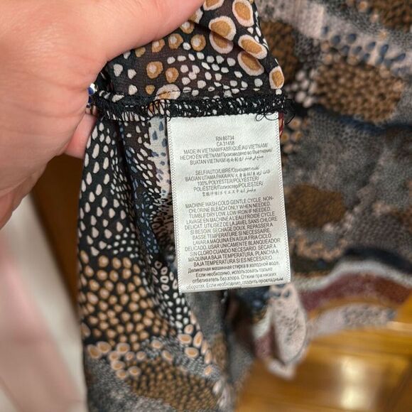 BCBGeneration Asymmetrical Abstract Blouse Women’s Small - Picture 3 of 7